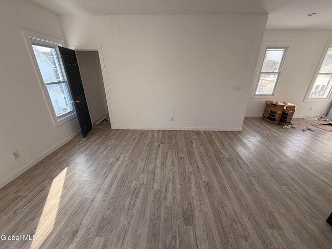 Building Photo - 25 Lefferts St