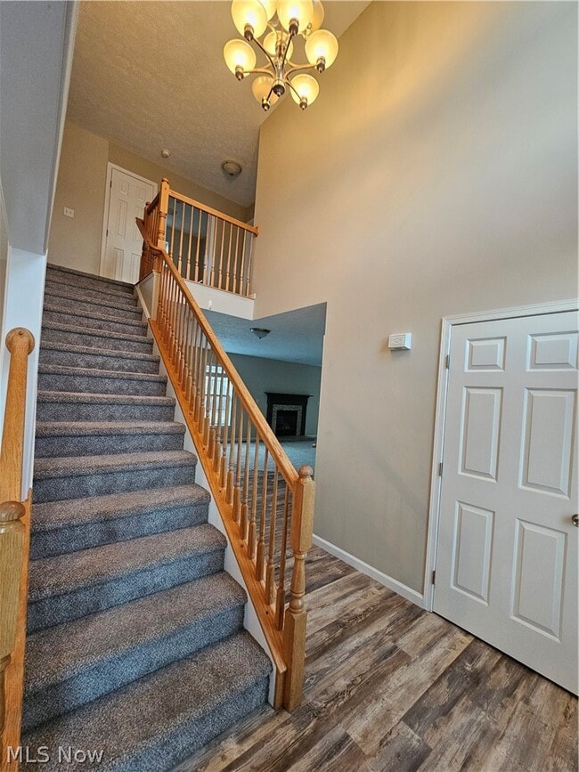 Building Photo - 687 Brookside Ln