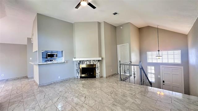 Building Photo - 708 Meadowcreek Ct