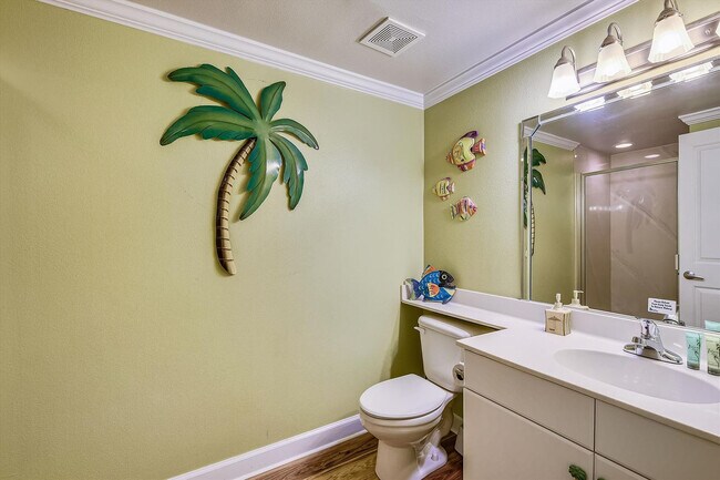 Building Photo - 104 Gulfside Ct