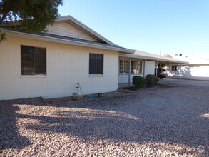 Building Photo - South Scottsdale Charmer!  3 Bedroom 2 Bat...