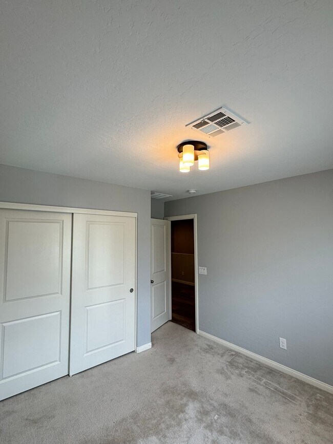 Building Photo - Beautiful Southwest Las Vegas Home in Gate...
