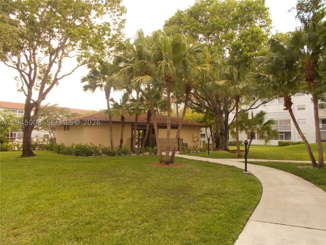 Building Photo - 1400 SW 124th Terrace