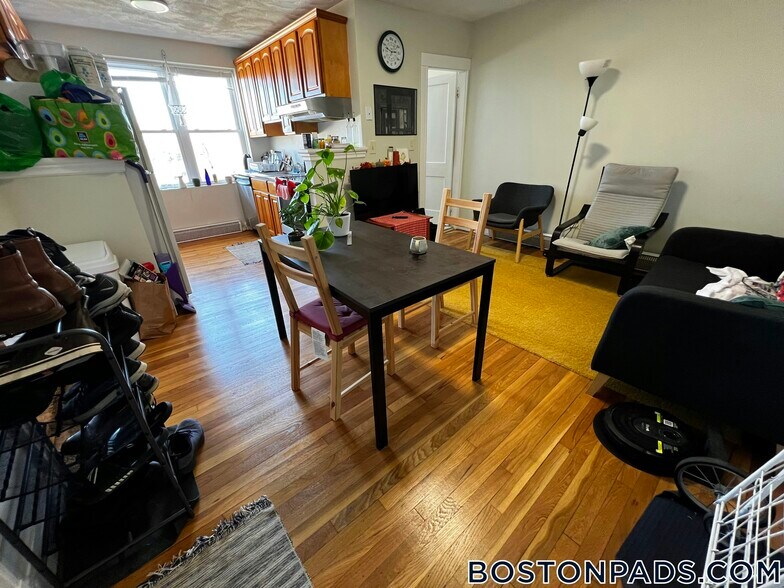 Building Photo - 402 Highland Ave