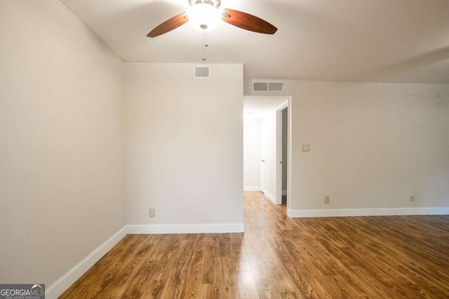 Building Photo - 408 River Run Dr