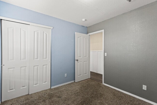 Building Photo - 845 Villa Seca Dr