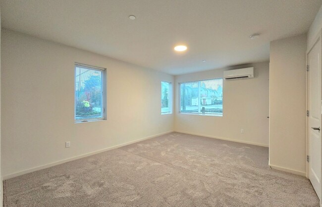 Building Photo - 4 Bedroom Home in Monroe Available Now!