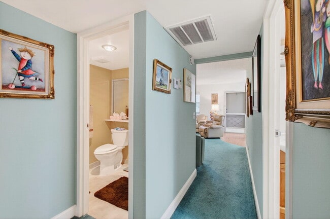 Building Photo - 213 Waterford Cresent