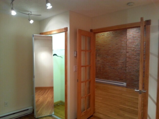 Building Photo - 44 Highland Ave