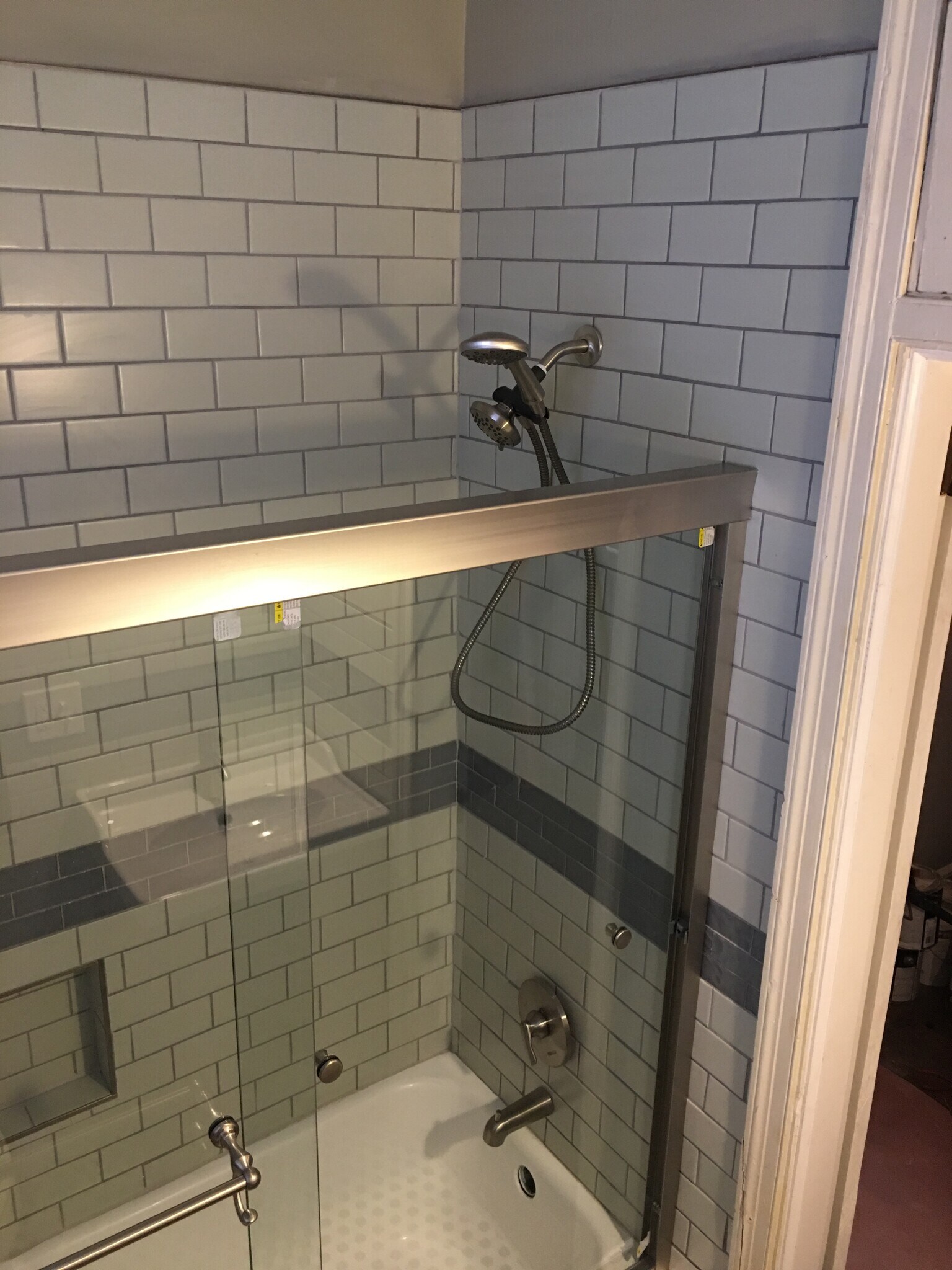 New tiled bathroom - 2603 Kiawah Ave