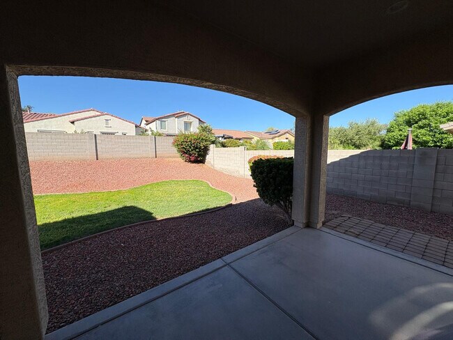 Building Photo - 15234 W Voltaire St