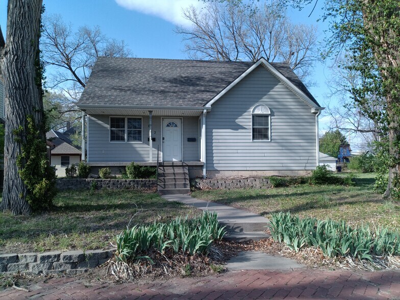 Building Photo - 612 Pierre St