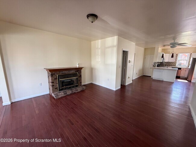 Building Photo - 1042 Taylor Ave