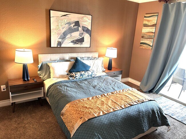 Building Photo - Beautiful  furnished 1 bedroom with a view of the Sphere!