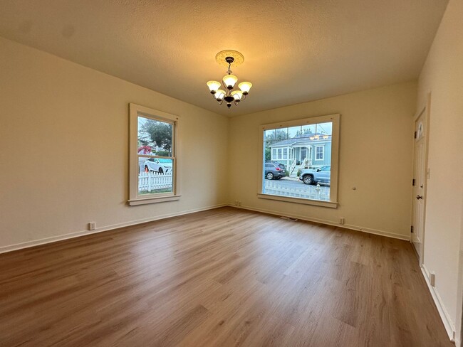 Building Photo - 153 Monterey Ave
