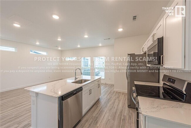 Building Photo - 861 Reading RR Ln