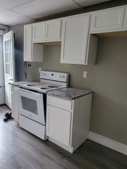 Building Photo - 2209 Elizabeth Ave