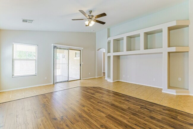 Building Photo - 22227 E Via Del Rancho Rd