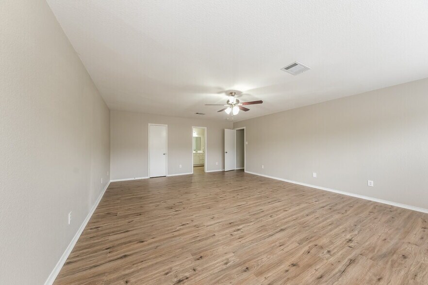 Building Photo - 2016 Continental Pass