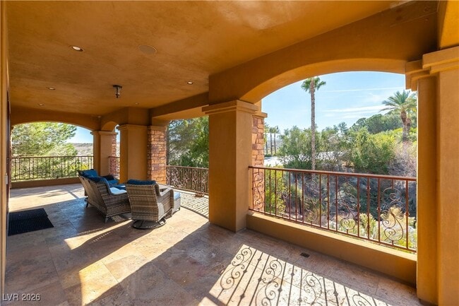 Building Photo - 15 Vía Lido