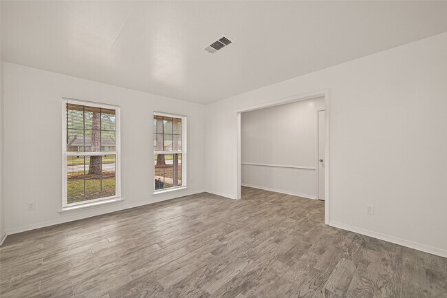 Building Photo - 5615 Beechnut St