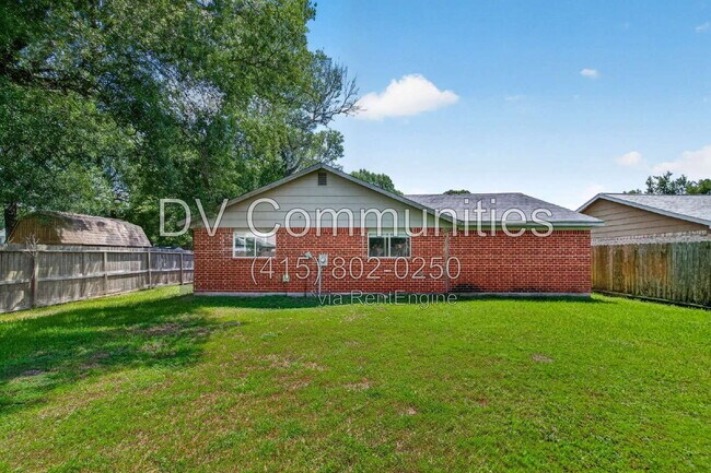 Building Photo - 16835 S Lighthouse Dr