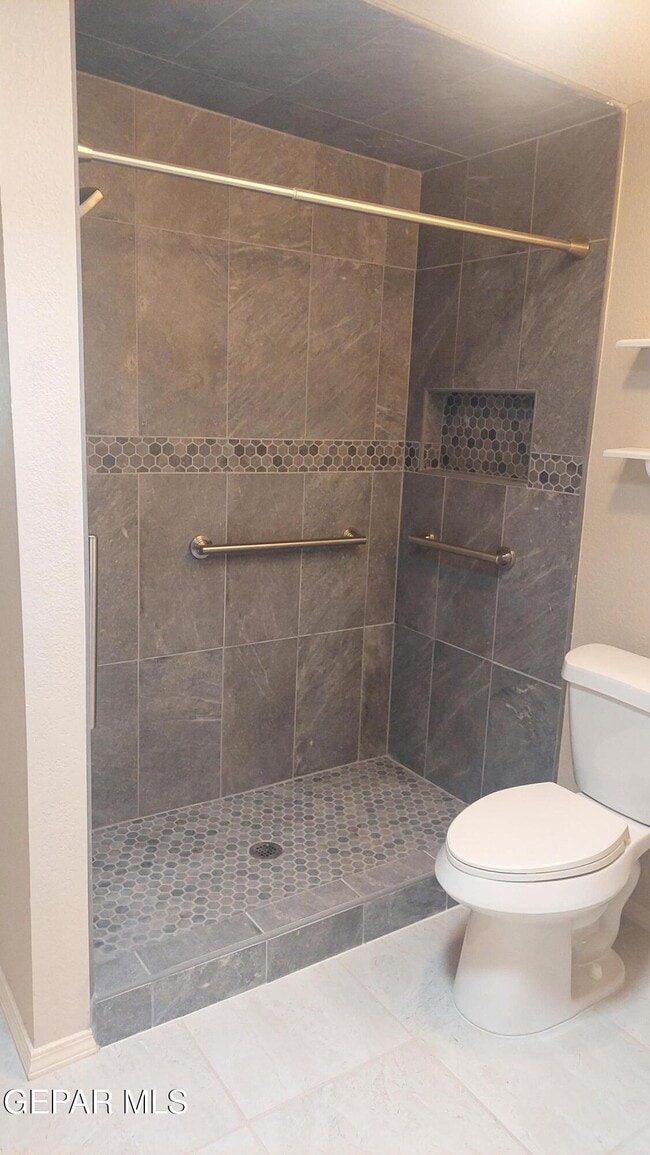 Building Photo - 675 Santa Barbara Dr