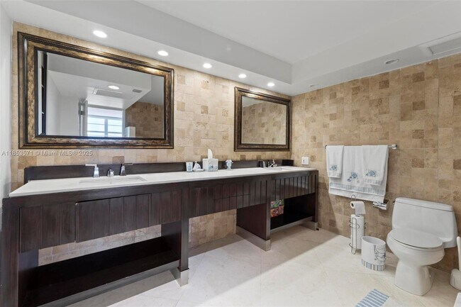 Building Photo - 5701 Collins Ave