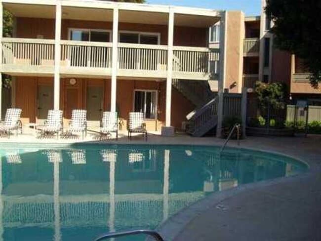 Building Photo - Spacious 1BR Condo in the Heart of Normal Heights – Prime Location + Parking! (Pre-leasing! Move ...