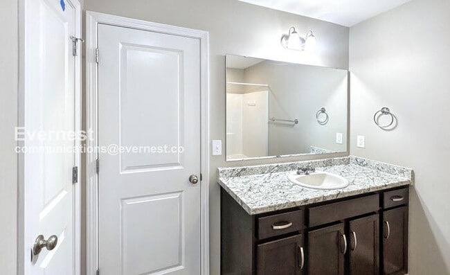 Building Photo - 1226 Mt Lebanon Rd