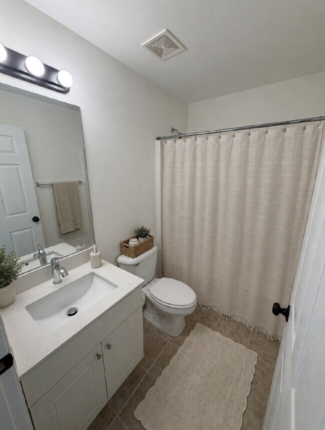 Building Photo - Welcome to The Hammocks! Newly Updated 3 bedroom 2.5 bath home.