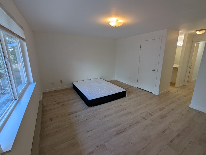 Building Photo - 4617 80th St NE