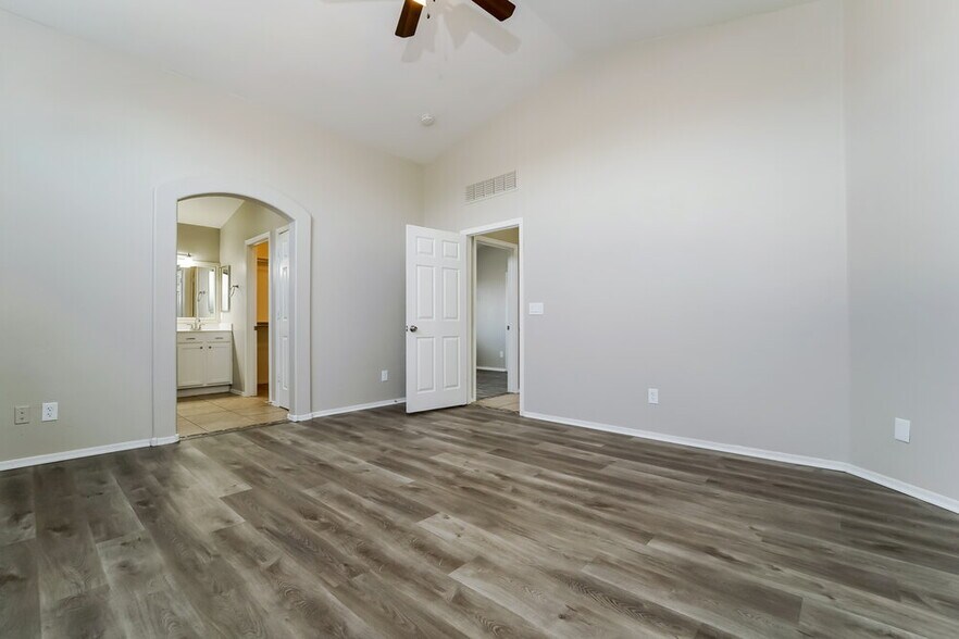Building Photo - 5861 W Agave Bloom Ln