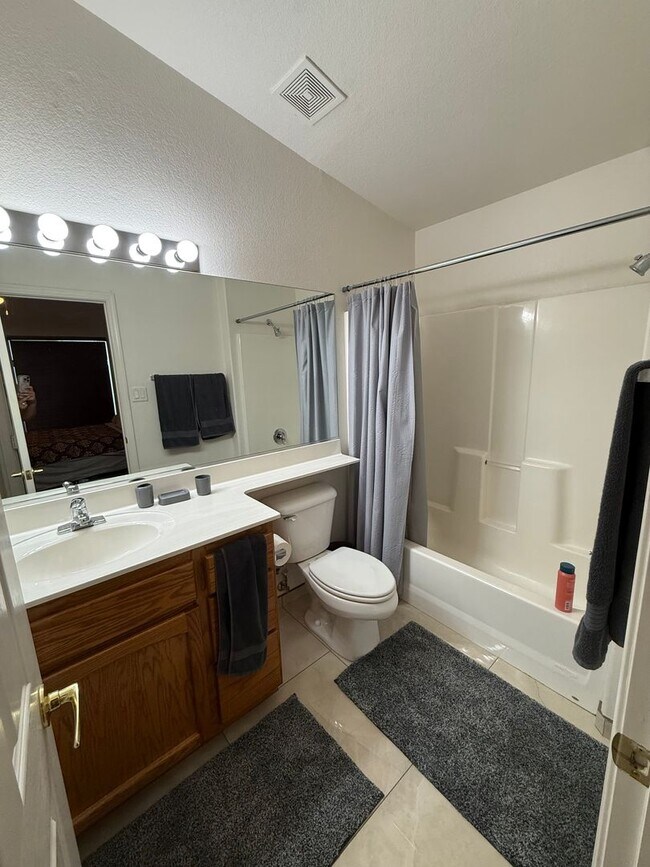 Building Photo - Yuma Meadows Townhouse - Furnished / Unfurnished