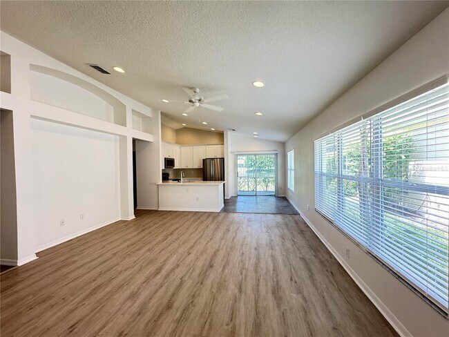 Building Photo - 23741 Coral Ridge Ln