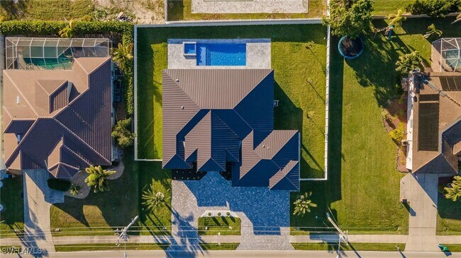 Building Photo - 4016 Chiquita Blvd S