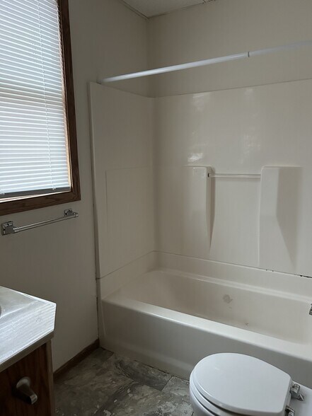 Building Photo - 701 9th Ave N