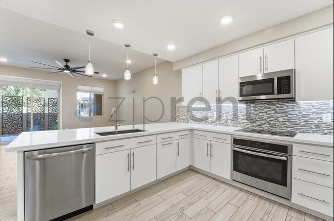 Building Photo - 250 W Queen Creek Rd