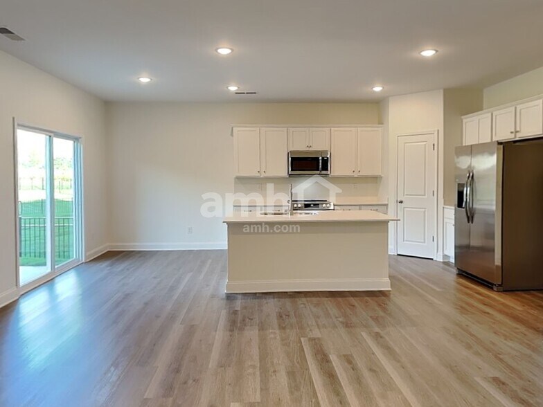 Building Photo - 3532 Lincoln Hts Ln