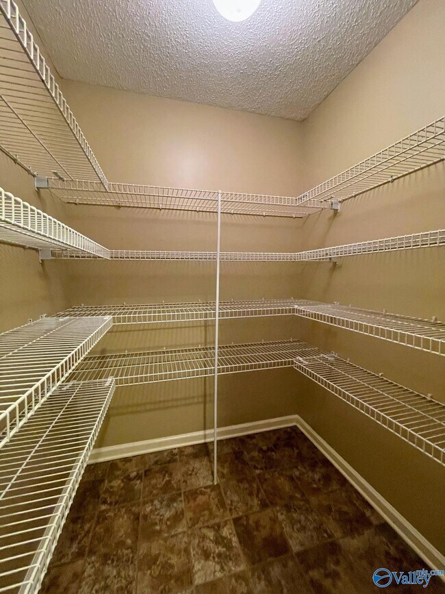 Building Photo - 104 Shaverlee Ct