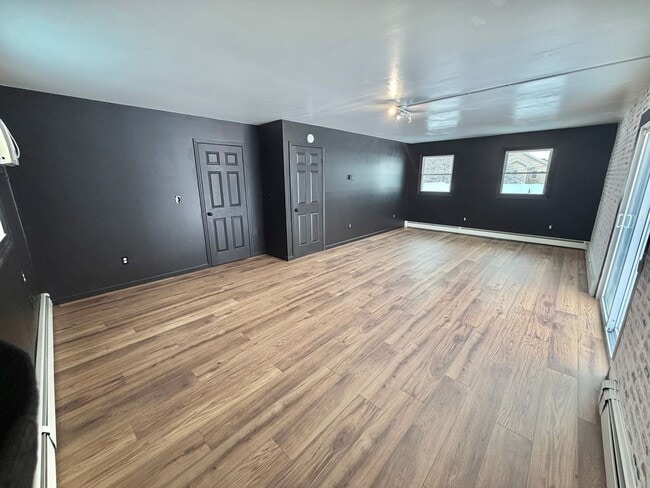 Building Photo - Gorgeous Newly Renovated 4 BR, 2 BA on .71 acres