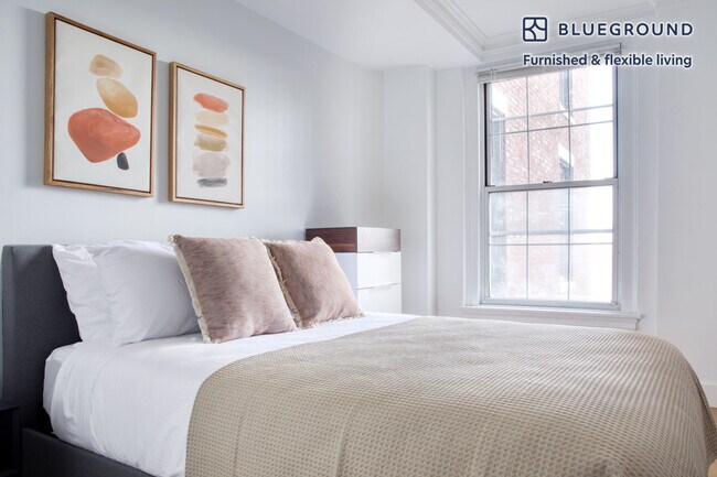 Building Photo - 1284 Beacon St