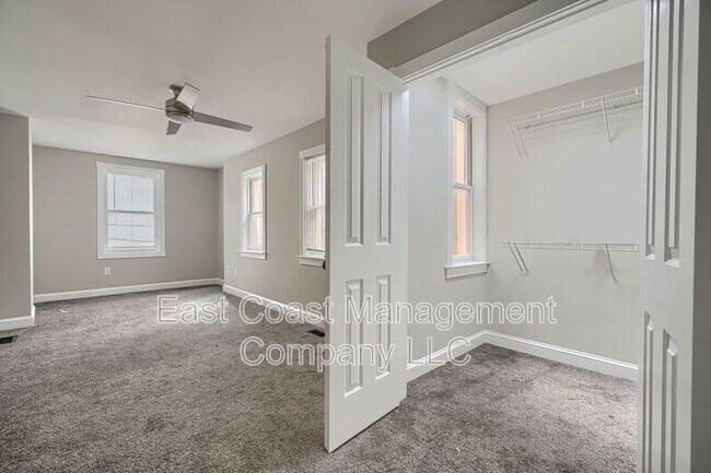 Building Photo - 2102 E Biddle St
