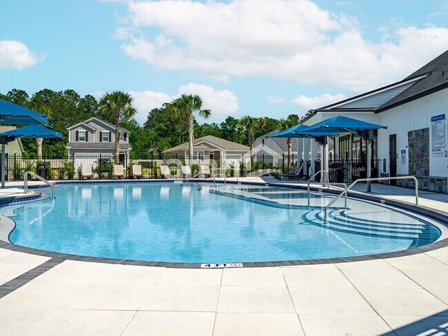 Building Photo - 390 Banyan Frst Dr