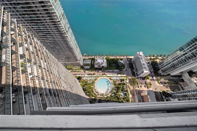 Building Photo - 480 NE 31st St