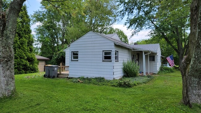 Primary Photo - 401 E Dixie St
