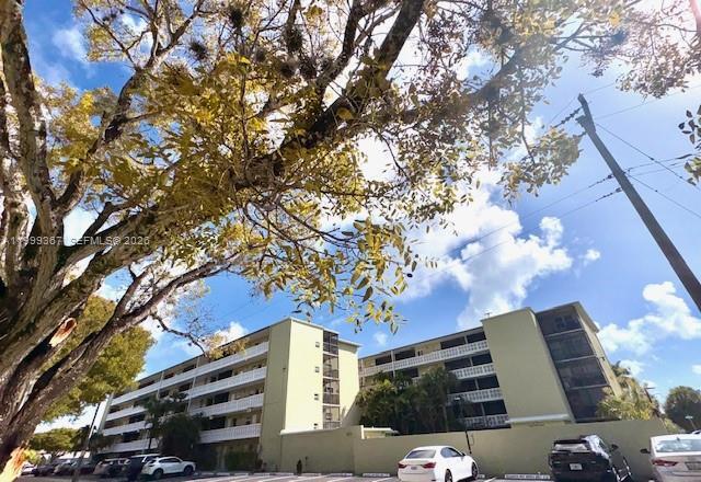 Building Photo - 1425 Arthur St