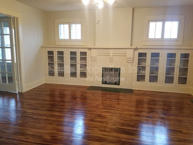 Building Photo - 1209 E Limestone St