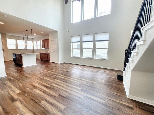 Building Photo - 15811 Windroot St