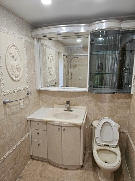 Building Photo - 7651 174th St